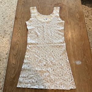 Brandy Melville stretchy lace detailed pull-on dress